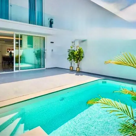 빌라 Alma Nomada With Heated Pool & Solarium & Bbq & Chillout Ideal For Families 코라레호